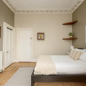 2 Bed Old Town - Next To Castle Apartment Edinburgh