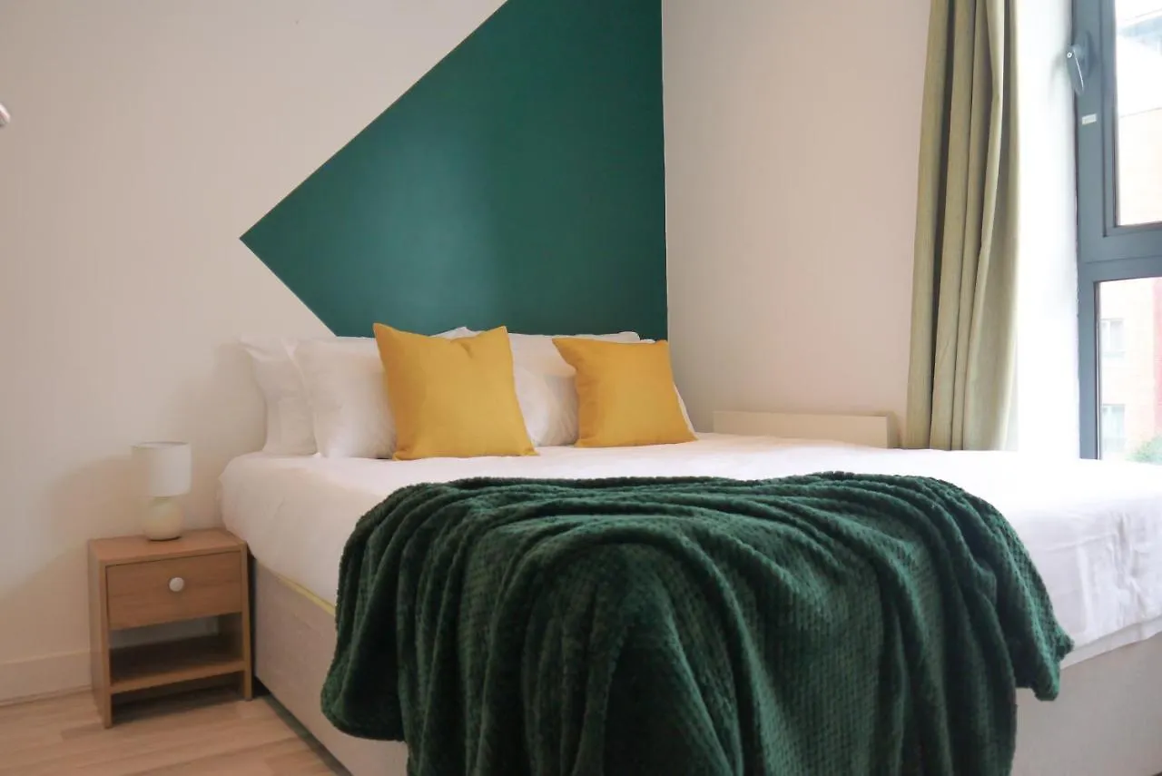 Ferienwohnung Perfect For Relocation & Business- Near Hospital Sheffield